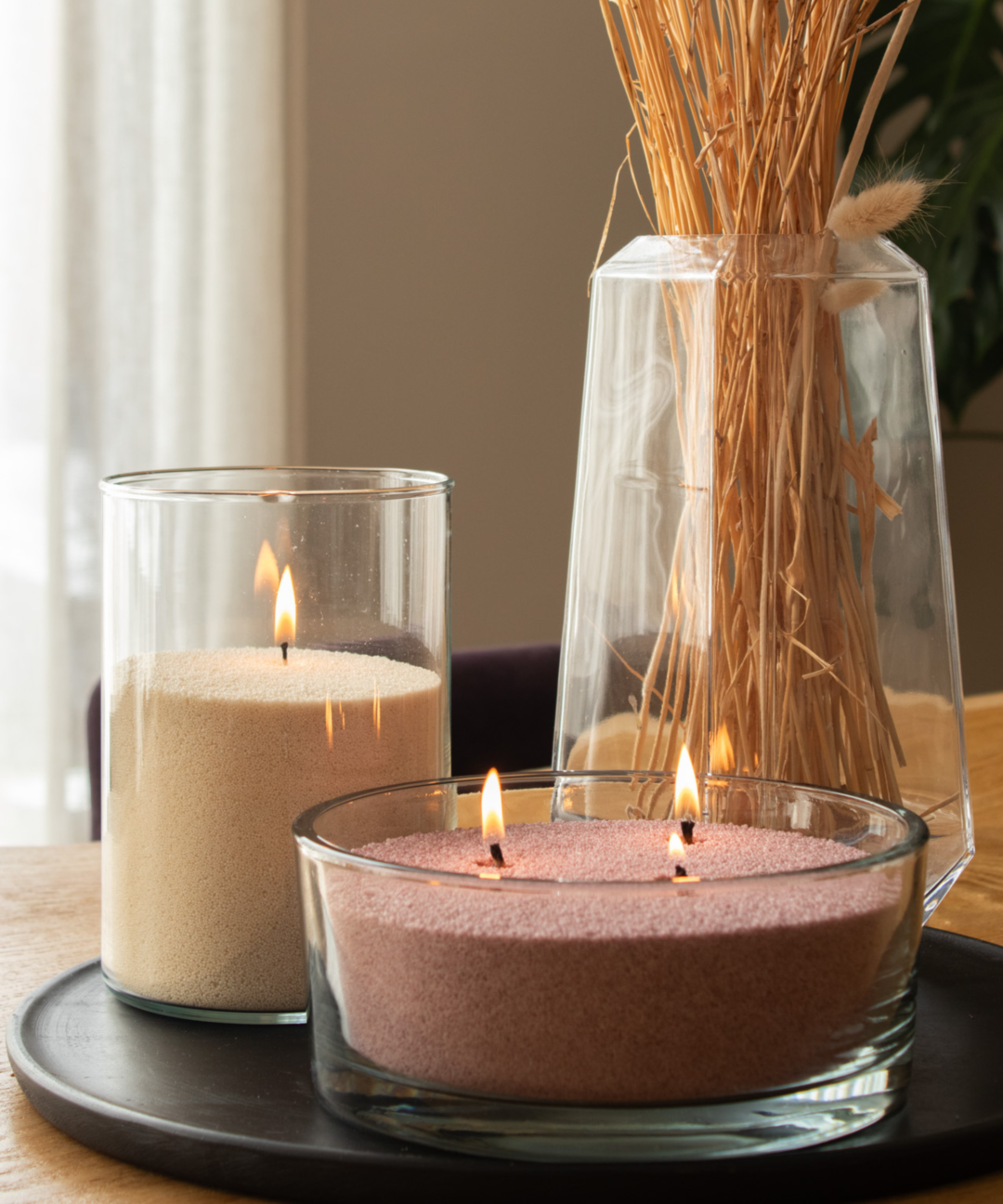 Licht beige en roze kaarsenzand met lonten van PureCandle – paraffinevrije, herbruikbare candle sand voor romantische kaarsensets en DIY kaarsen