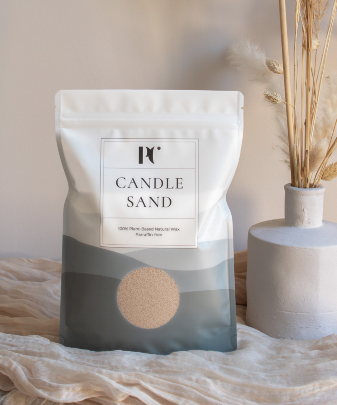 Zandkleurig kaarsenzand met lonten van PureCandle – beige candle sand voor natuurlijke kaarsensets en duurzame navulbare kaarsen - Uniek Cadeau, Kaarsenzand Cadeau